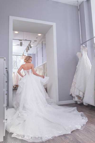 Wedding dress shopping tips! 