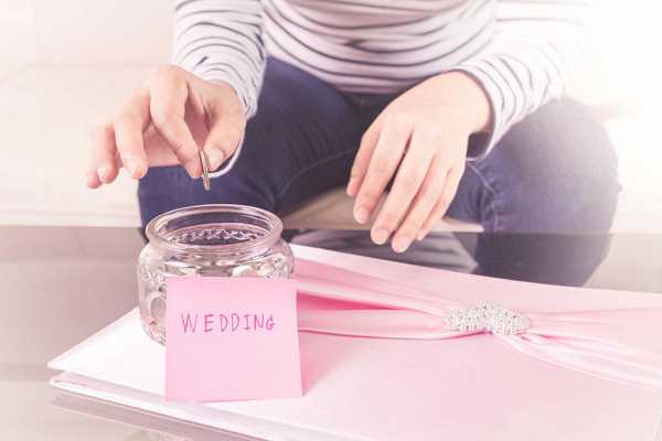 ​Top 5 ways to save money when wedding planning!