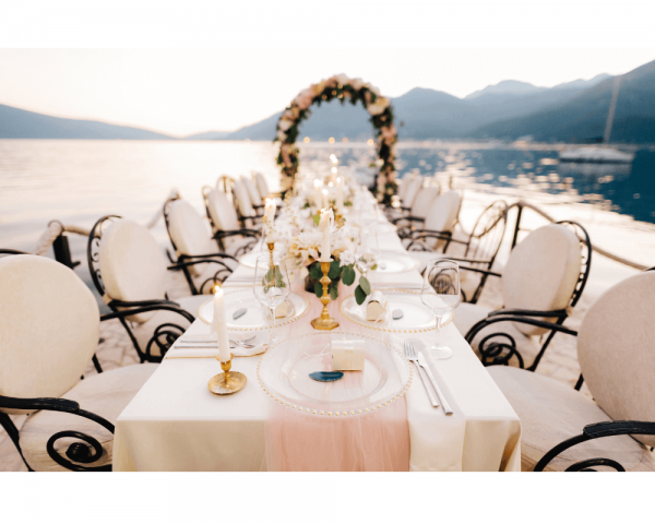 Who should you invite to your rehearsal dinner?