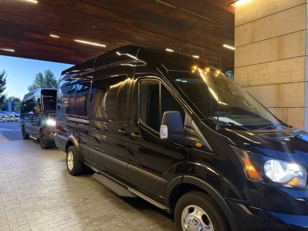 Elegance Limousines and Black Car Services